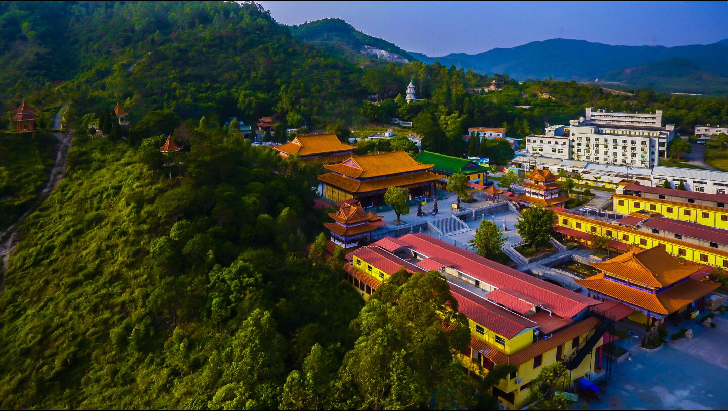 青山藏古寺（李玉龙摄）.jpg