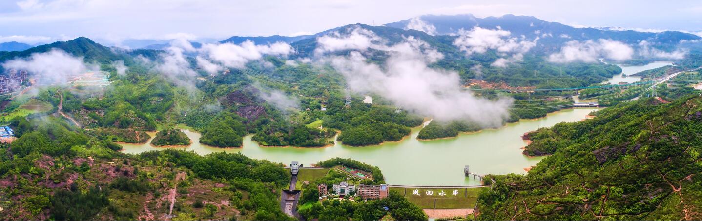 青山绿水（吴秋建摄）.jpg